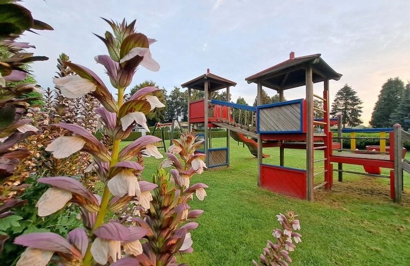 Speeltoestellen bij camping in de betuwe